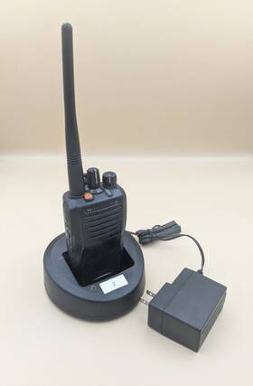 Evx-531-d0-5 Vertex 32 Ch 5w Digital Two Way Radio Tested/working