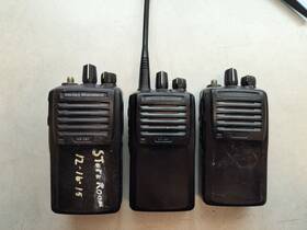 Vertex Standard Vx-262-g6-5 Vx-261-g6-5 Uhf 403-470mhz With Battery