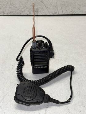 Vx-354-d0-5 Vertex Standard Handheld Radio With Battery And Speaker Microphone As-is