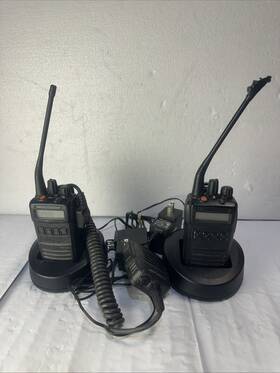 Vx-534-g7-5 Vertex Standard Two Way Radio Uhf Full Set With One Mic