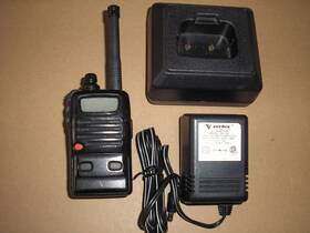 450-485 Vertex Vx-10u Uhf Mhz Handheld Radio Quick Charger Battery