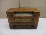 Vintage Motorola Aero Vane High Efficiency Tube Shelf Radio Wood Case Working. Fixed Price $132.00.