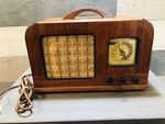 Antique Motorola Aero-vane High Efficiency Loop Radio. Fixed Price $225.00.