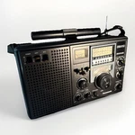 Panasonic RF-2200 Am Shortwave Fm 8 Band Radio Receiver **beautiful**. Fixed Price $250.00.