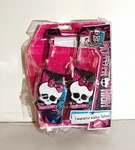 Monster High Fangtastic Walkie Talkies Skull Speak. Fixed Price $18.00.