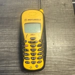 Untested Vintage Yellow Motorola Nextel I700 Plus. Fixed Price $30.00.