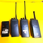 Lot Of Motorola CT150 AAH34RCC9AA1AN Uhf Portable Two-way Radios W/4 Batteries. Fixed Price $50.80.