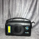 Rare Vtg Baygen Freeplay Self Powered Energy Wind Up Radio Tested Am Fm. Fixed Price $22.50.